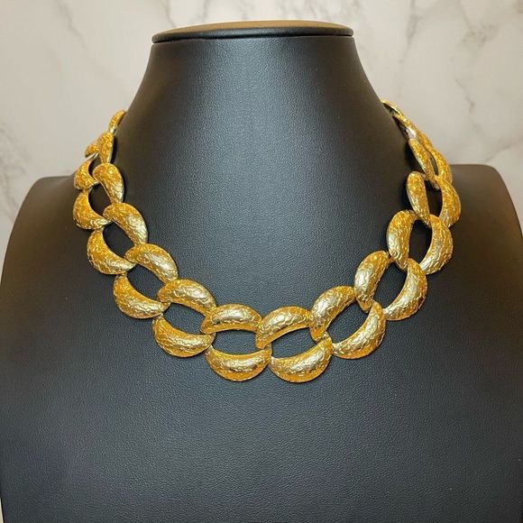 Vintage Pattern Stamped Link Chunky Necklace Gold Tone - Picture 1 of 3